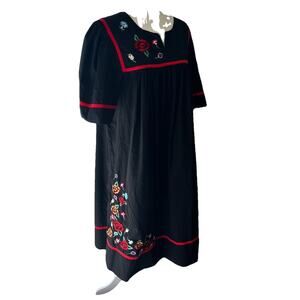 Go Softly Patio‎ Mumu Dress Large Embroidered Floral Red Black House Nightgown